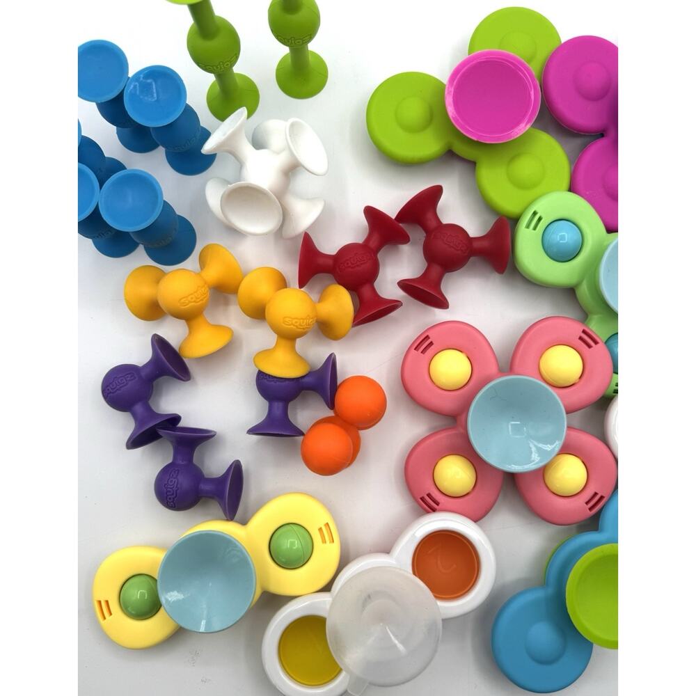 Fat Brain Toys Whirly Squigz Suction Little Brainies Suckers Lot of 25 - Picture 11 of 11